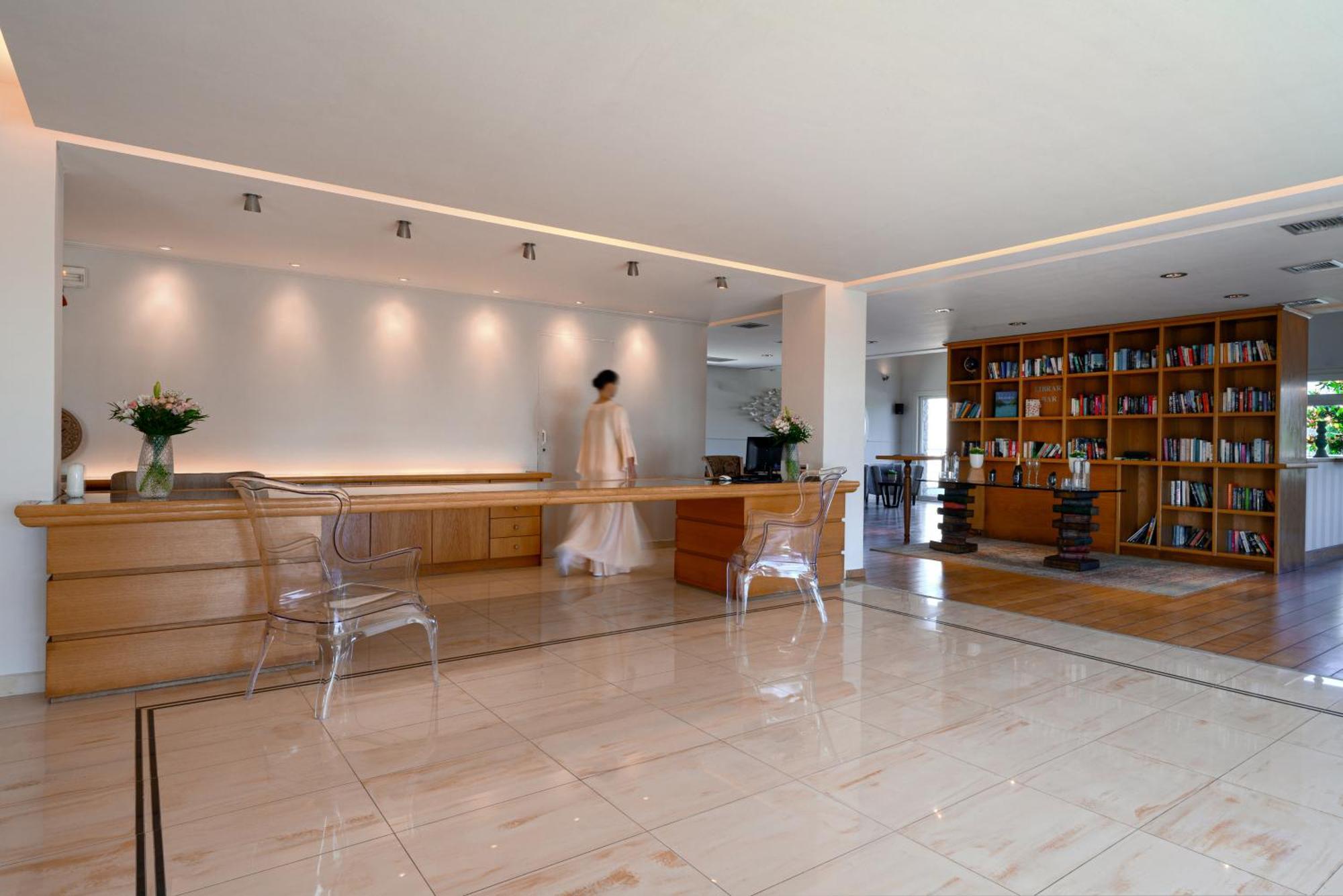 Restia (Adults Only) Hotel Paralía Almirú Kültér fotó