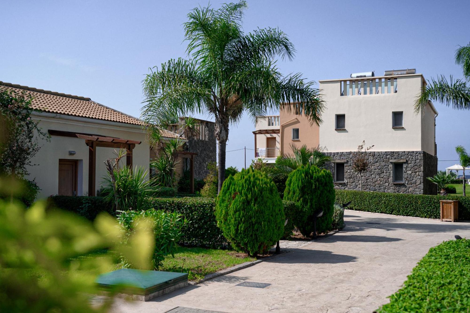 Restia (Adults Only) Hotel Paralía Almirú Kültér fotó