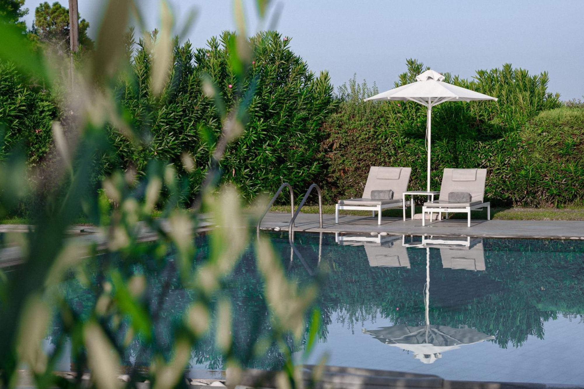 Restia (Adults Only) Hotel Paralía Almirú Kültér fotó