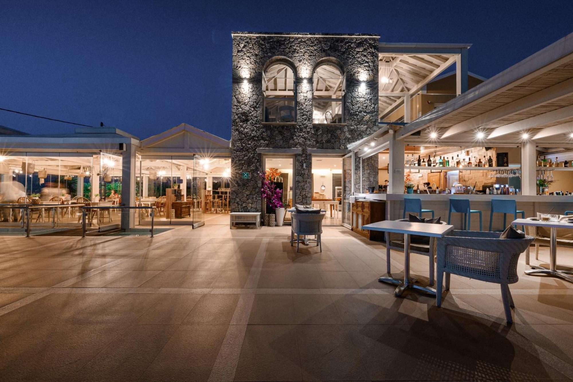 Restia (Adults Only) Hotel Paralía Almirú Kültér fotó