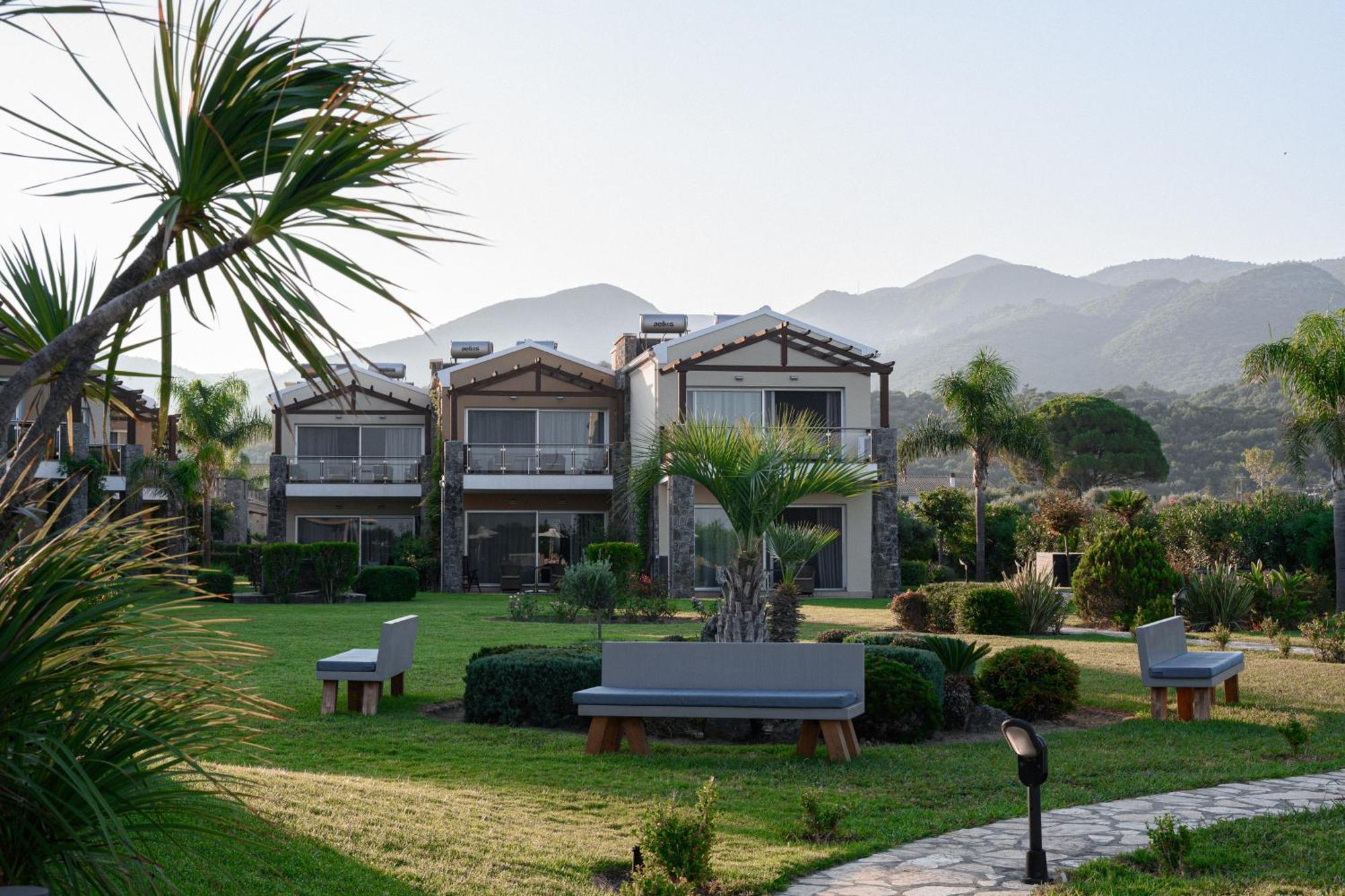Restia (Adults Only) Hotel Paralía Almirú Kültér fotó