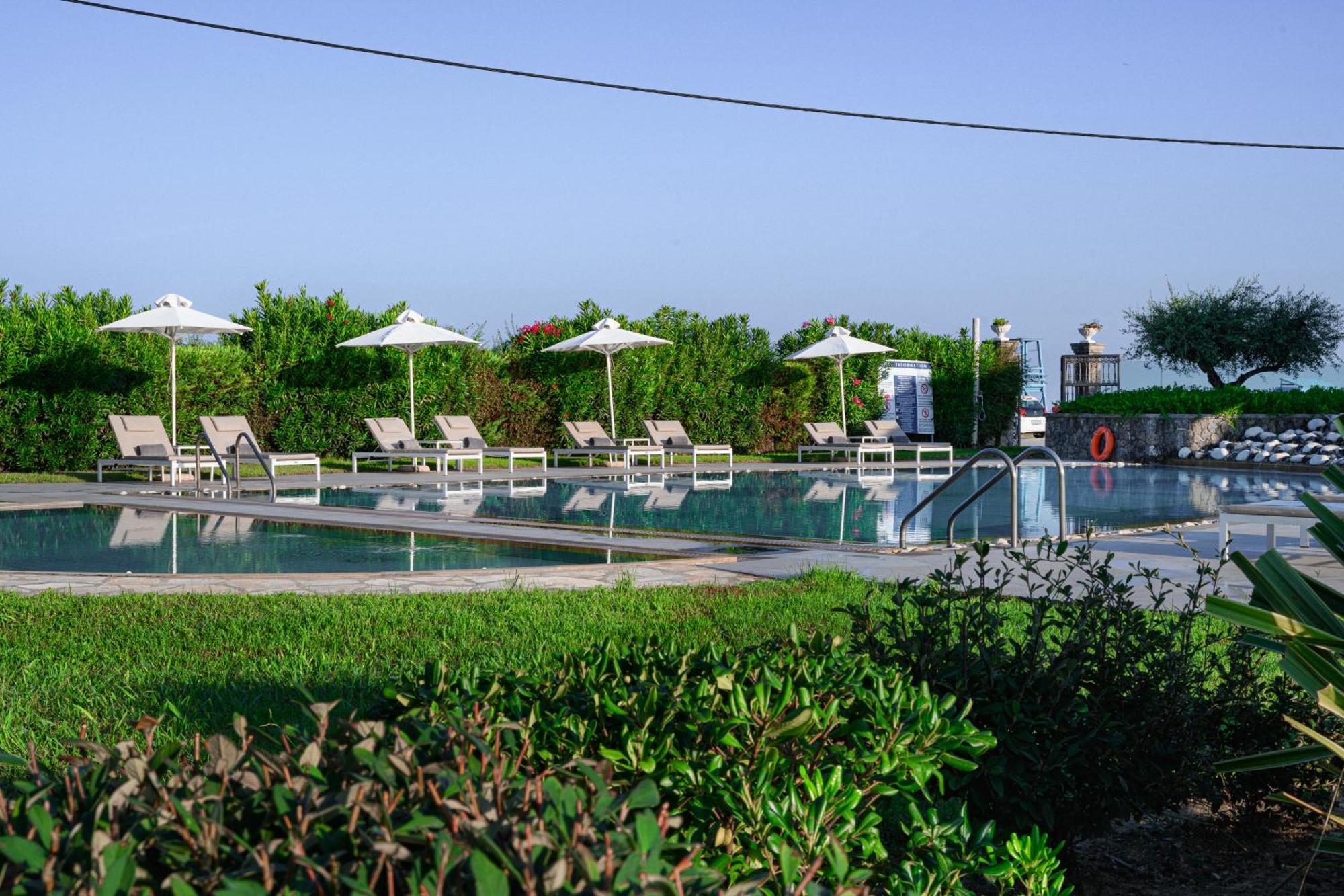 Restia (Adults Only) Hotel Paralía Almirú Kültér fotó