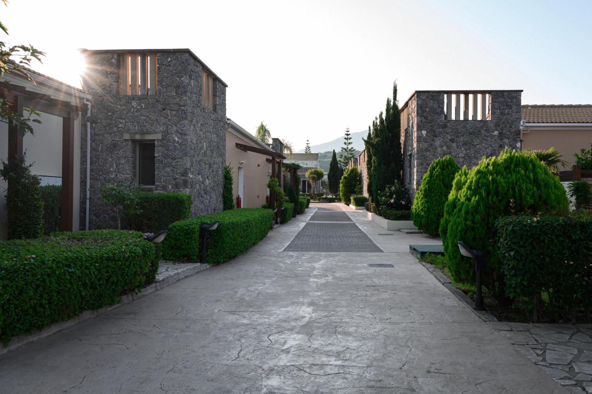 Restia (Adults Only) Hotel Paralía Almirú Kültér fotó
