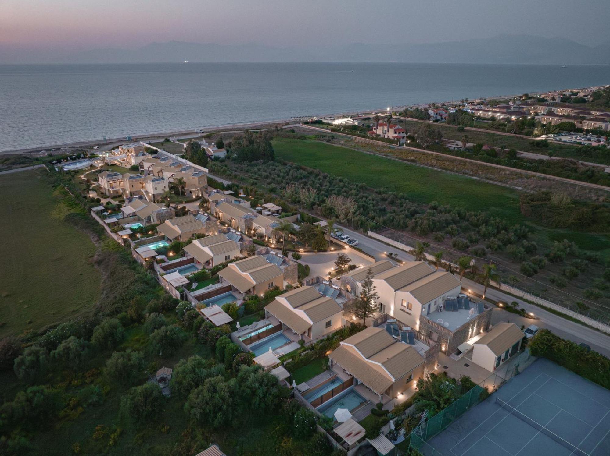 Restia (Adults Only) Hotel Paralía Almirú Kültér fotó