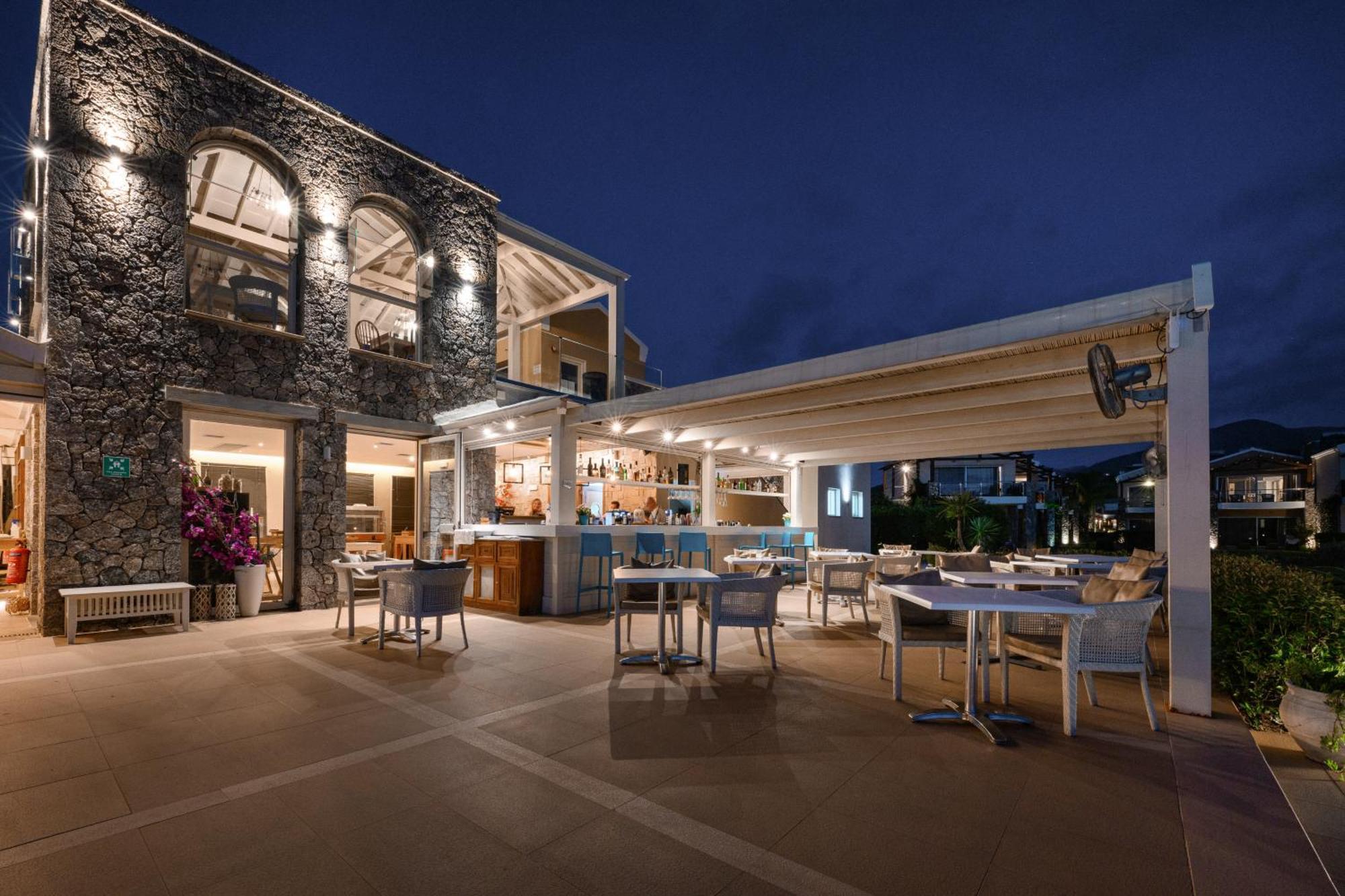 Restia (Adults Only) Hotel Paralía Almirú Kültér fotó
