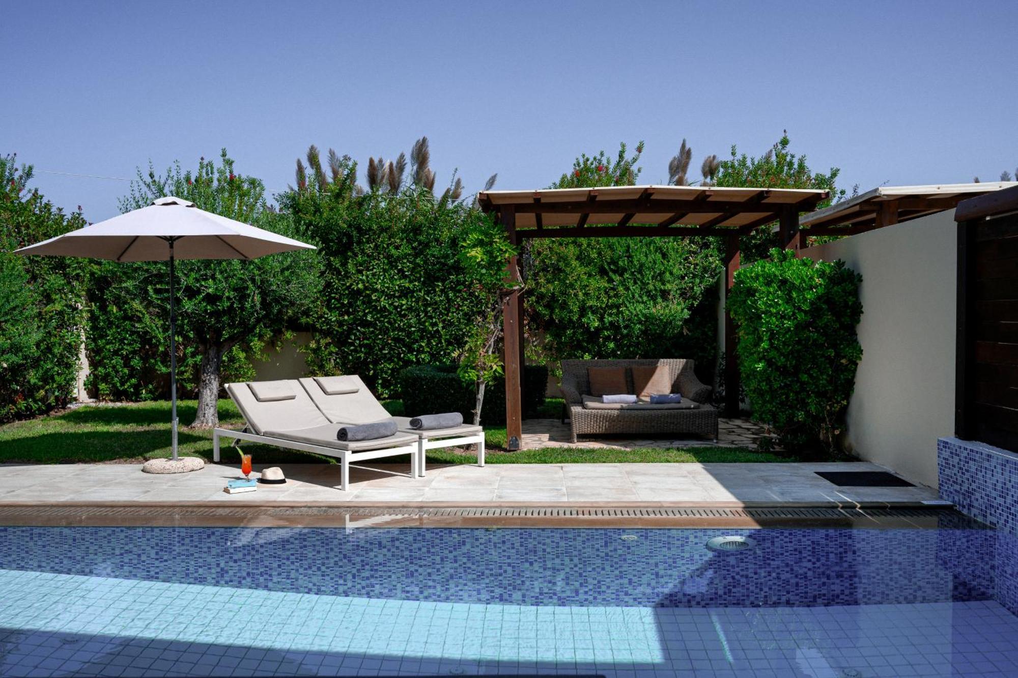 Restia (Adults Only) Hotel Paralía Almirú Kültér fotó