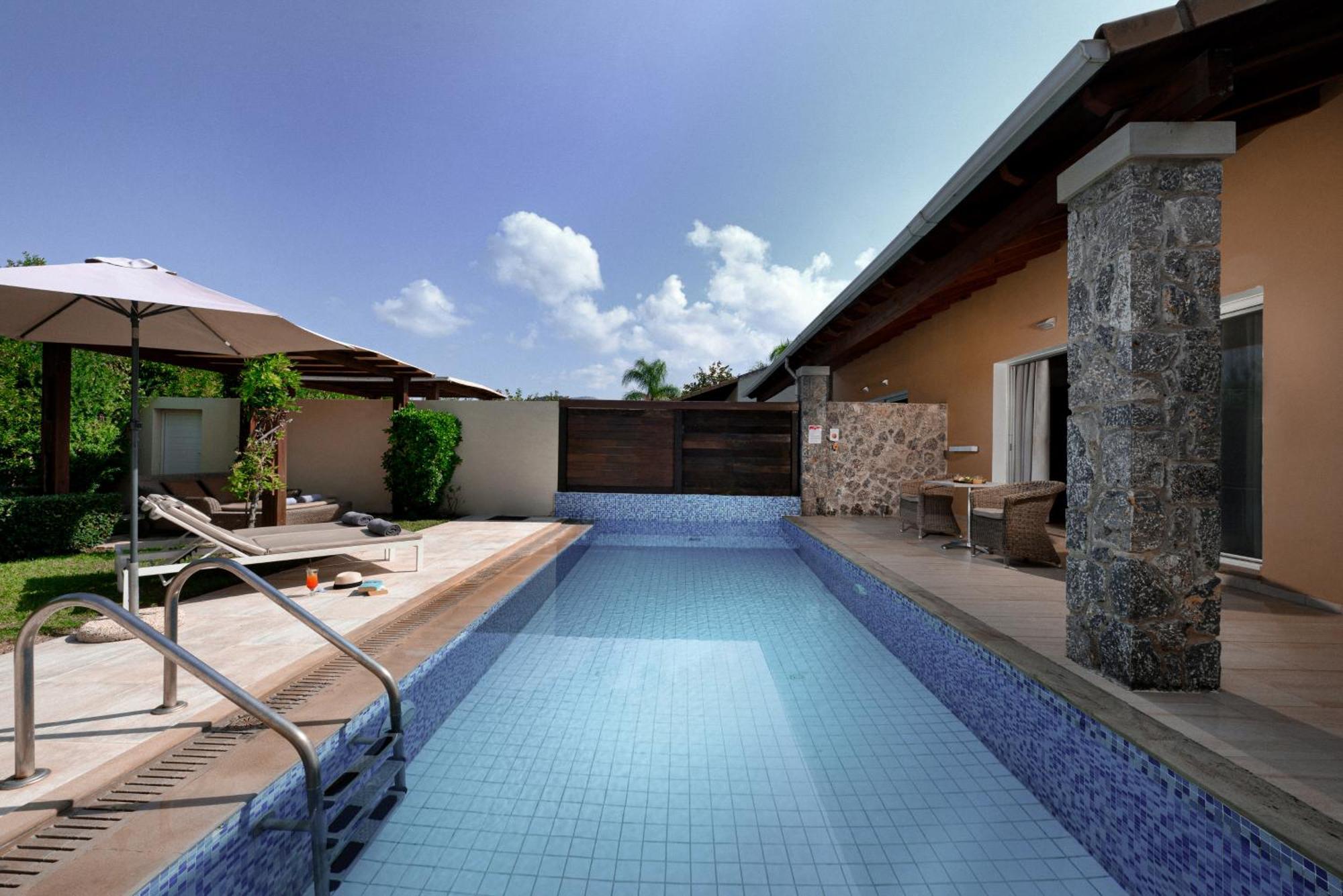 Restia (Adults Only) Hotel Paralía Almirú Kültér fotó