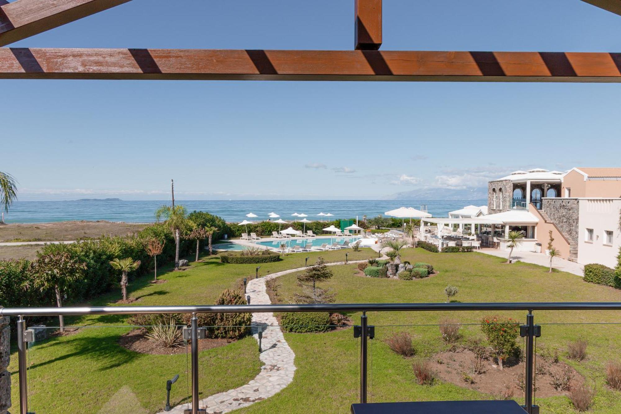 Restia (Adults Only) Hotel Paralía Almirú Kültér fotó