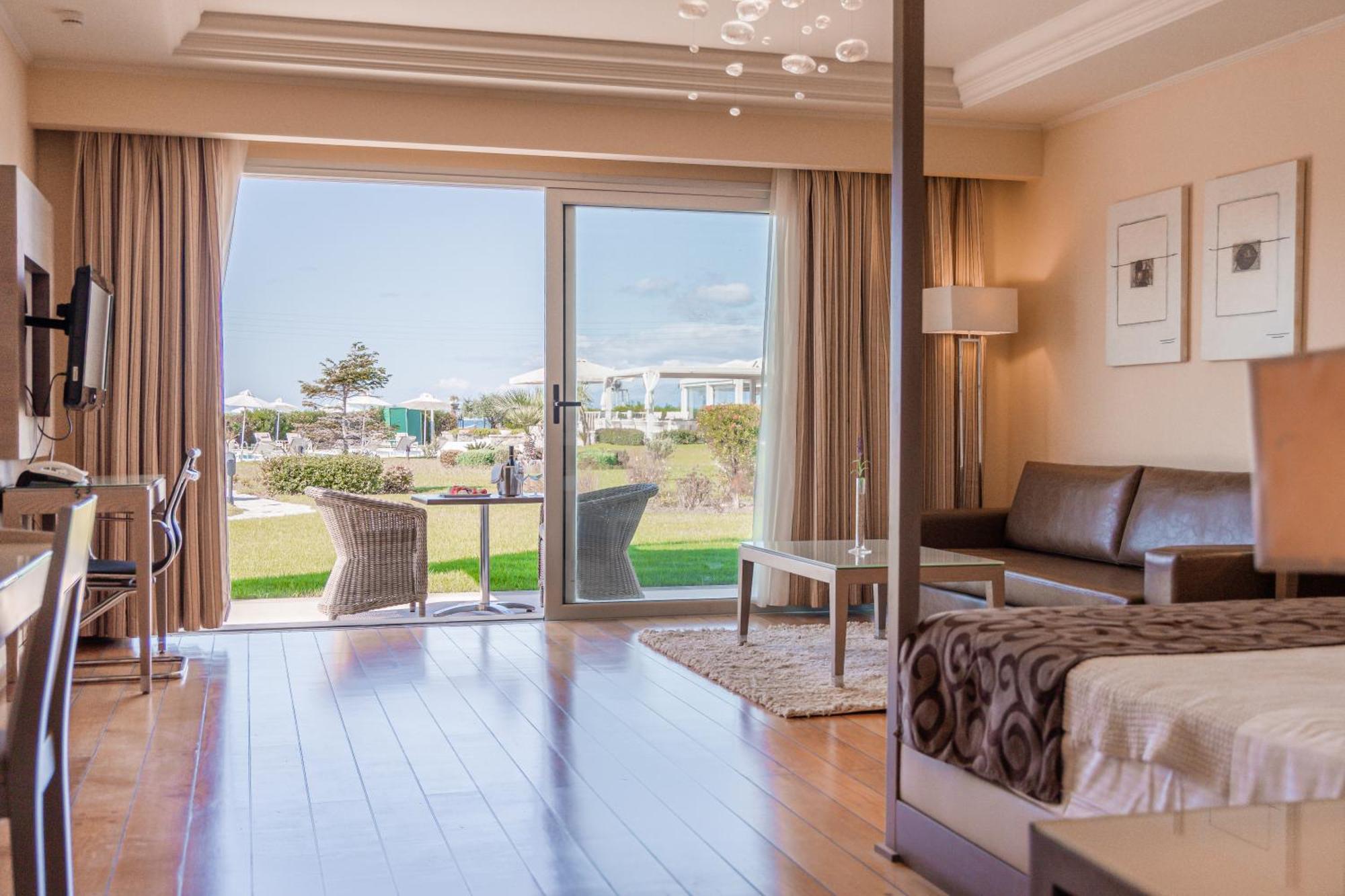 Restia (Adults Only) Hotel Paralía Almirú Kültér fotó