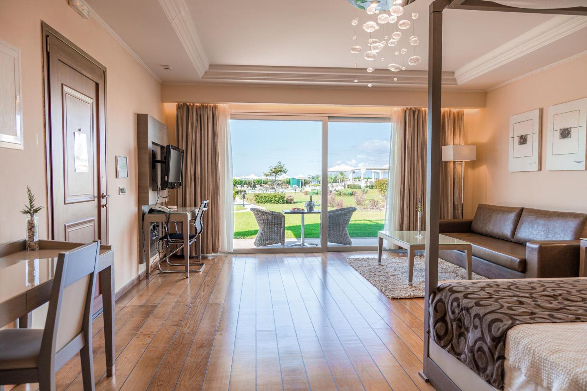 Restia (Adults Only) Hotel Paralía Almirú Kültér fotó